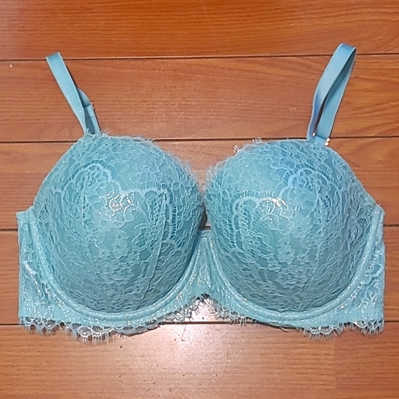 NWOT VS "Lightly Lined Lace Demi Bra" in "Sea Glass Green", size 36DD(E). - Picture 5 of 9